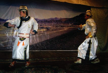 mongolian men biyelgee dance