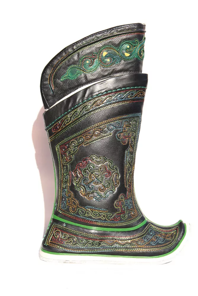Mongolian Dark Boots with 64 Patterns and Ornaments 1