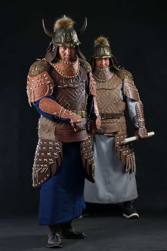 Mongolian-Warriors-Armor-with-Horn-Helme