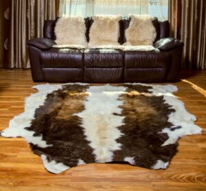 Brown and White Cowhide Rug 2 (175x200 cm)