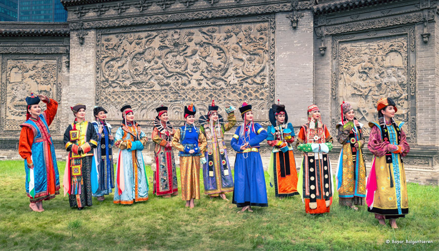 Top 5 Mongolian clothing to buy online